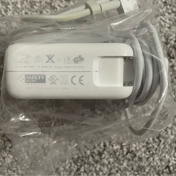 New In Package Apple 45W MagSafe 2 Power Adapter - A1436 - Picture 4 of 6